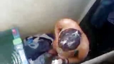 തടിച്ച ഓൾഡ് ഡാഡി ഹോട്ട് ടീൻ അയൽക്കാരനെ അടിച്ചു